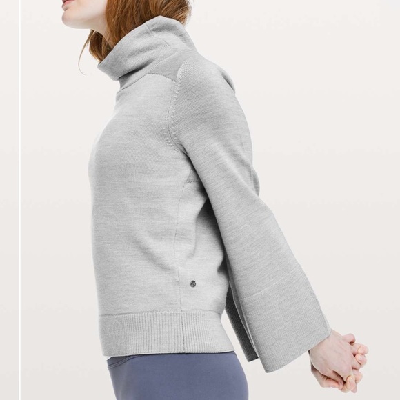 Lululemon City Trek Turtleneck Merino wool in Heathered Silver Drop, Size Small - Picture 1 of 16